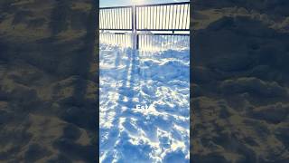 ティトリスは、動画を撮るべきか、写真を撮るべきか、それともただ見つめているべきか分からなくなるような場所でした。