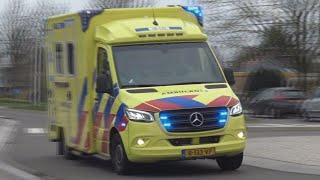 A1 Ambulance 18-176 met spoed naar de Dr. Schaepmanstraat in Sliedrecht