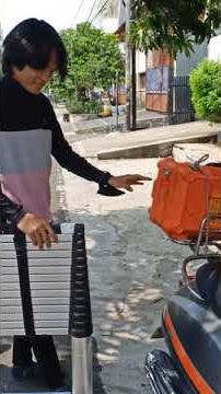Vespa ni boss senggol dong