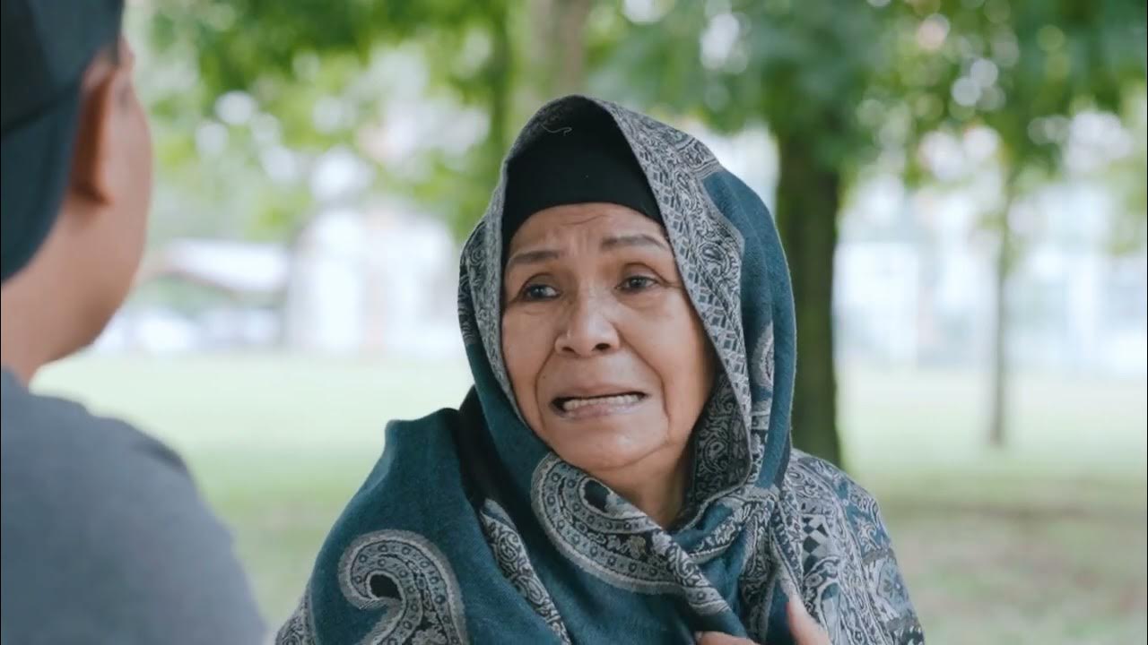 Makcik dari kampung. Anak makcik lama tak balik-balik.. Itu yang makcik