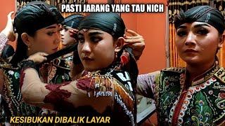 Mengintip Para Jathil Cantik Masang Udeng Sebelum Pentas