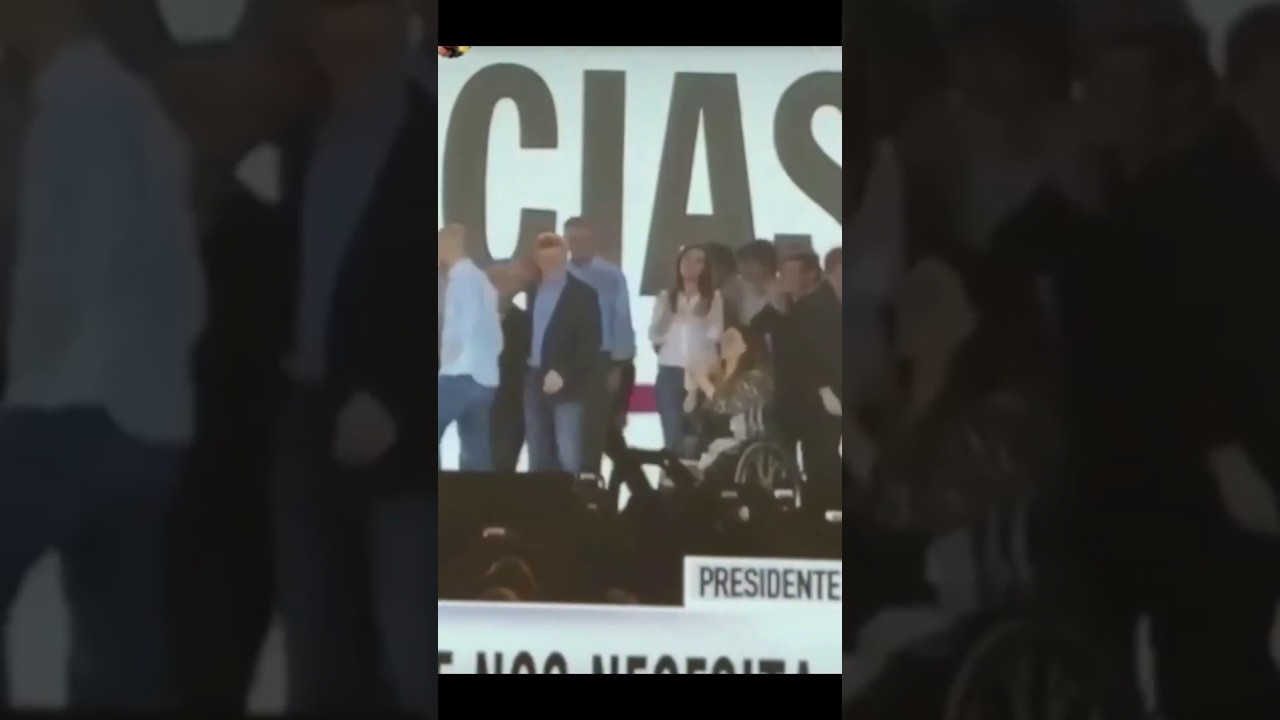 MACRI MICRÓFONO MOLESTO - Lo dejó encima de Michetti