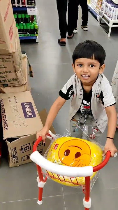 Adnan playing shorts at V2Mall #shorts #Adnan #V2Mall