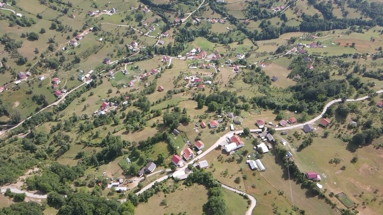 Oj Trpezi, Rodno Mjesto