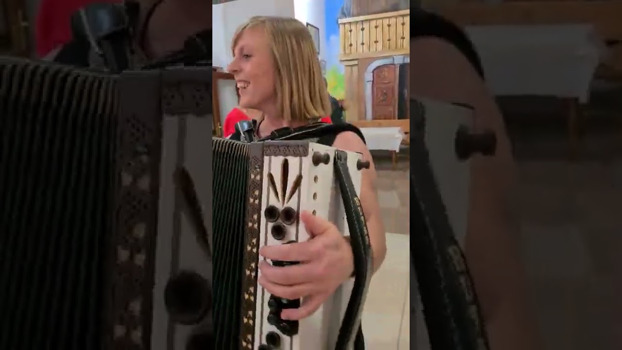 Takole spontano smo se srečali muzikantje in igrali dolgo v noč!