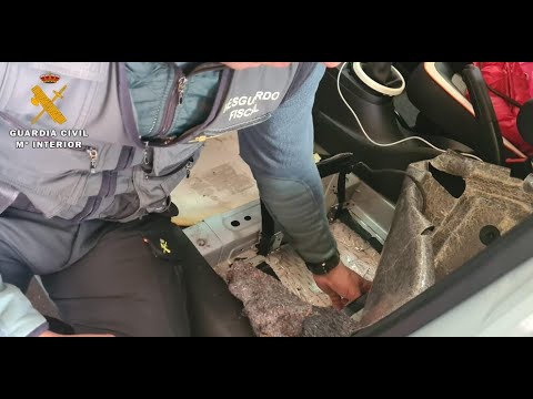 La Guardia Civil se incauta de casi 40 kilos de hachís en su control de vehículos del puerto