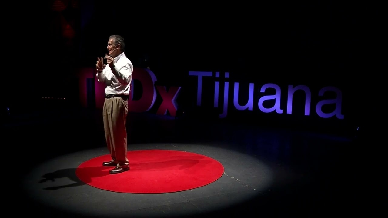 Liderar equipos en tiempos turbulentos | Roberto Mourey | TEDxTijuana