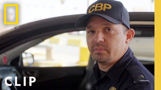 Suspicious driver prompts officer to search a car for narcotics | To Catch a Smuggler