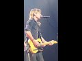 Blue ain't your color. Keith Urban, Chris Stapleton and Vince Gill