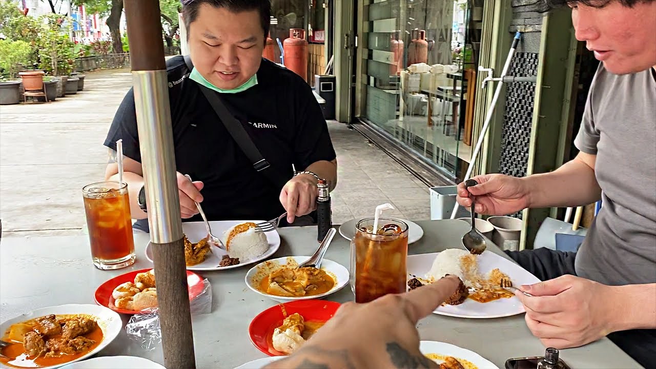 NASI PADANG KOK PAKE SENDOK