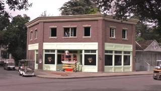 Timelapse: Dressing the Set of La La Land | Warner Bros. Studio Tour