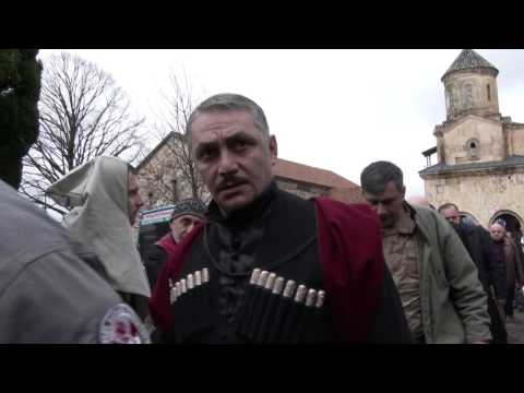 ირაკლი შიხიაშვილი და ჩოხოსანი ვეტერანები „დავითობის“ დღესასწაულზე გელათში