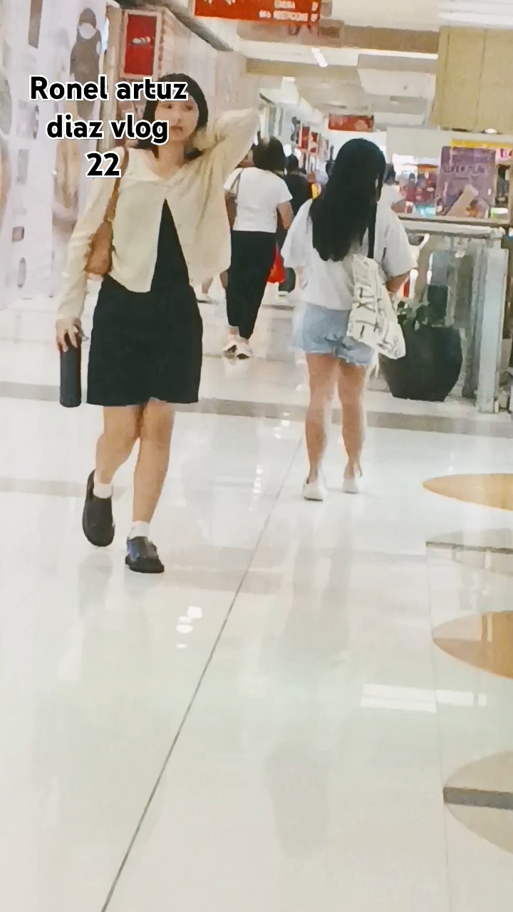 Doggie in the mall #travel #animals #life #green #shorts