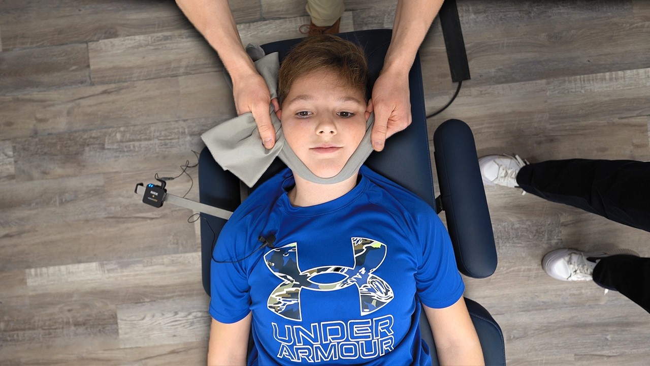 Я исправил его горб... Его мама не могла поверить!