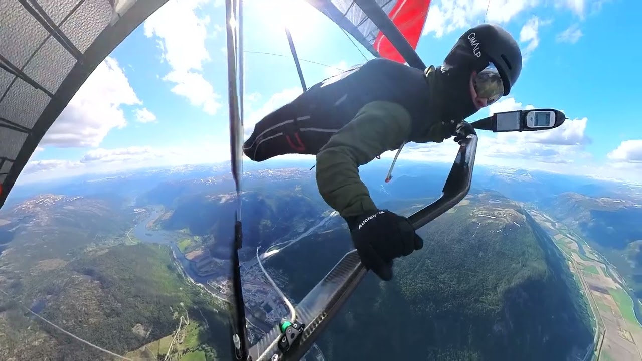 Hanggliding in Vågå Norway 21/5-2024.