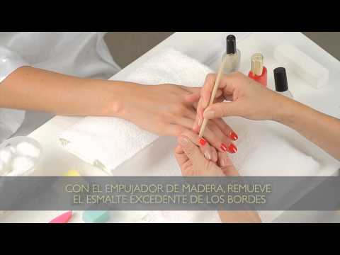 Video: 4 formas de quitar el esmalte de uñas de la piel