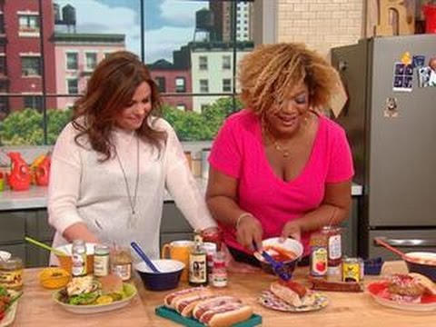Sunny Anderson Tops Your Burger with New Ketchup Recipes Sunny Anderson Tops Your Burger with New Ketchup Recipes