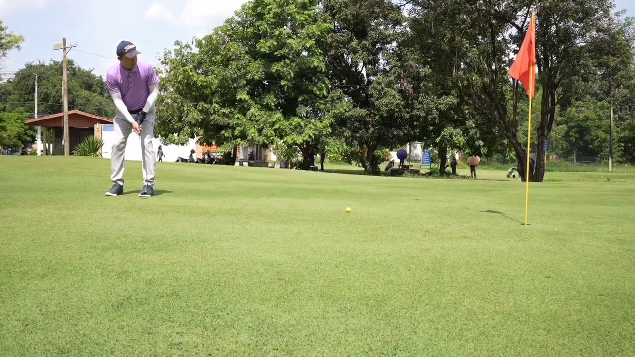 Save par in hole 9 4pars 276yards at Mukdahan golf club Thailand.