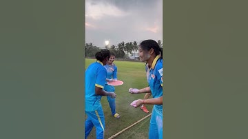 WPL Team Gujarat Giants Celebrate Holi in Mumbai | Women