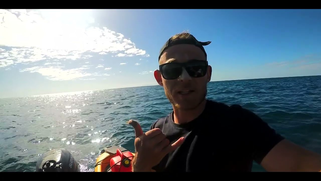Great barrier reef kayak bottom bashing