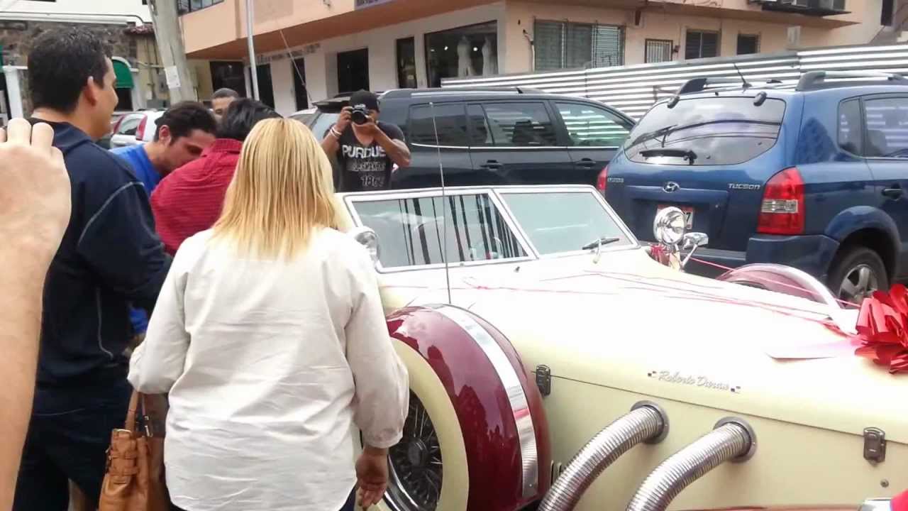 Roberto Durán recibe de sorpresa un Excalibur