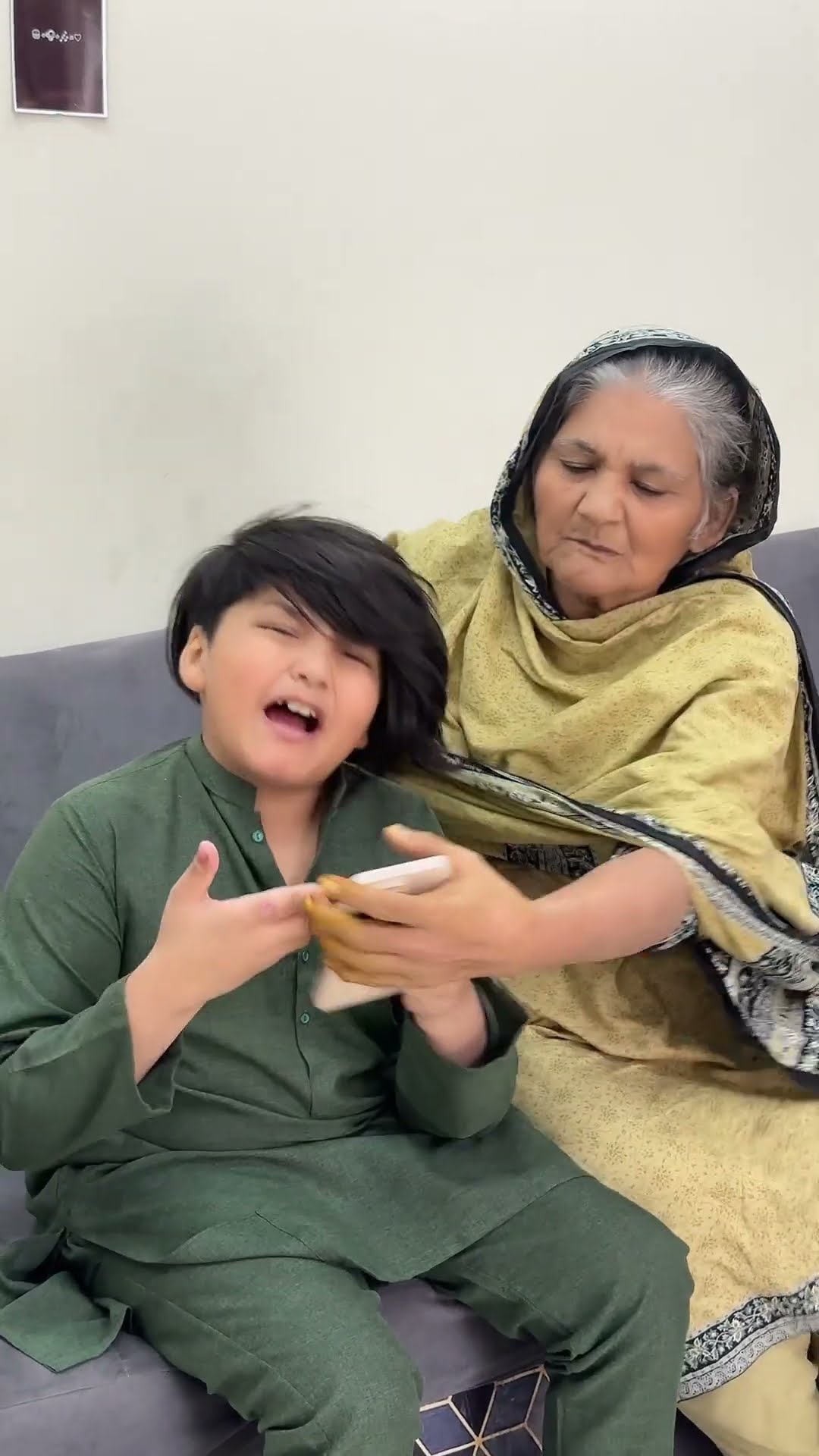 Mobile cheen leya?? #viralvideo #funny #trending #comedy
