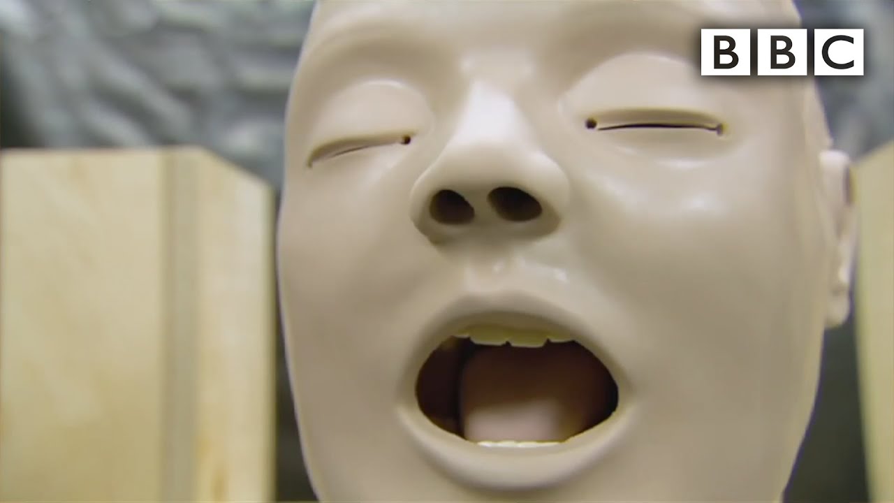 Spewing robot 'Vomiting Larry': unusual weapon against a highly infectious virus - BBC