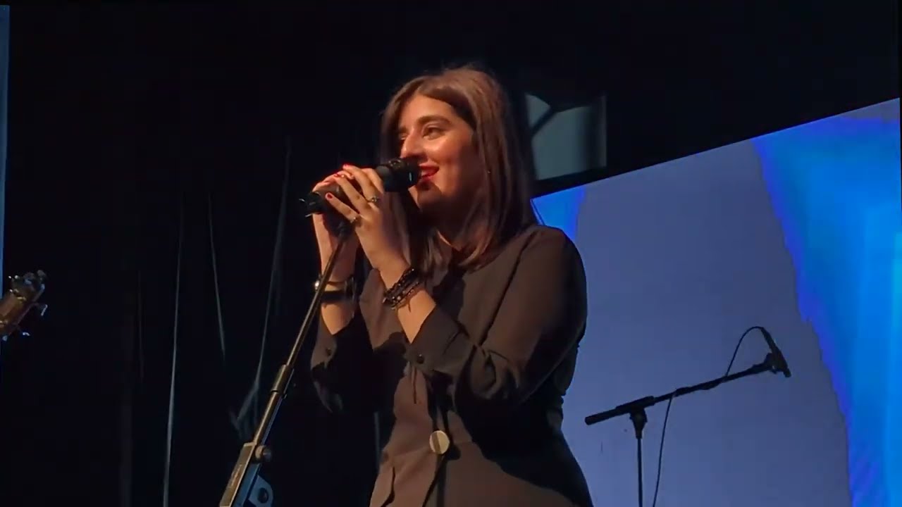 Udi Teri Ankhon Sy | Live Performance at Alhamra | Four On Six | Zaira Ali | Guzarish