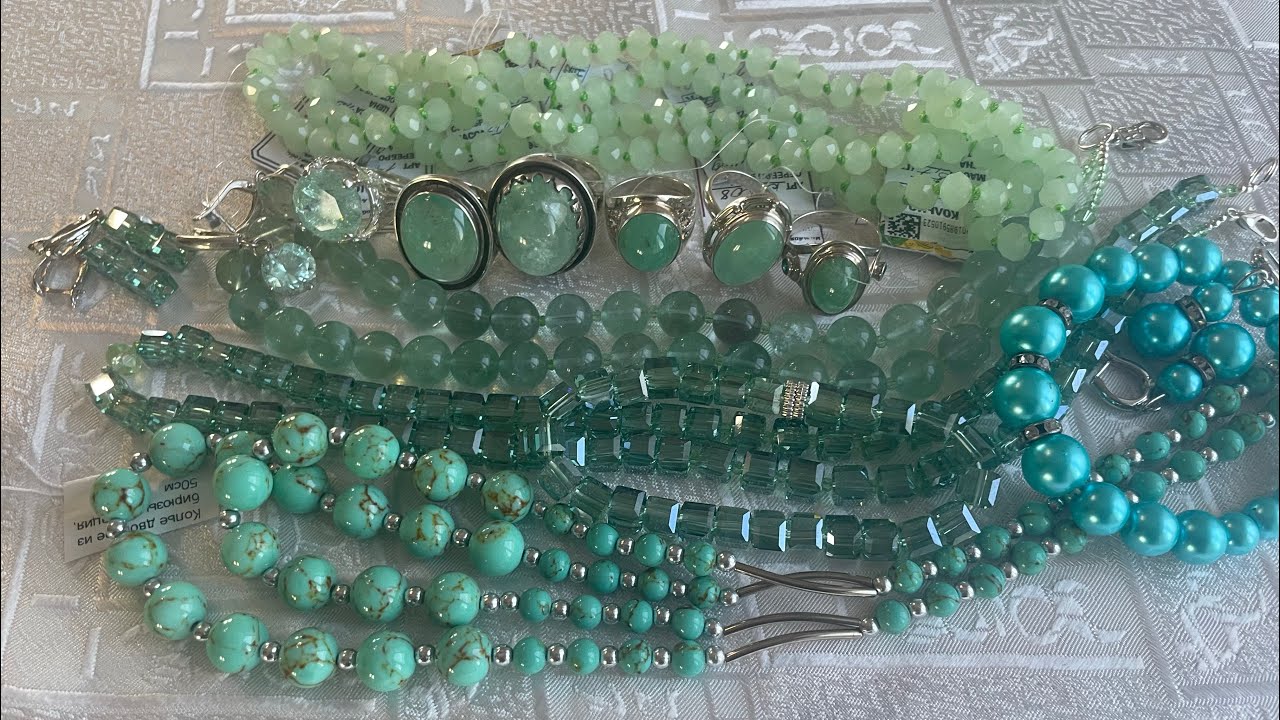 Мятно-бирюзовый коктейль.