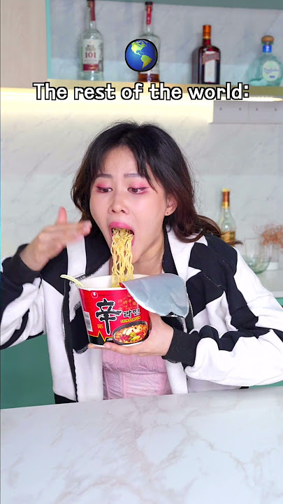 How Koreans eat ramen VS how the rest of the world eat ramen 🍜
