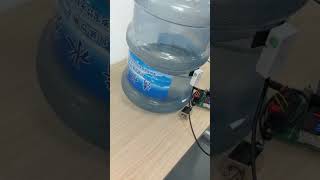 Liquid level detection sensor for water container monitoring