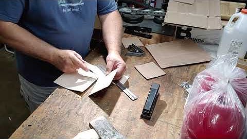 Making a simple Axe head leather cover