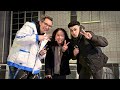 Ils emmènent une japonaise au bar