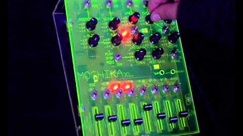 Mochika XL sequencer section