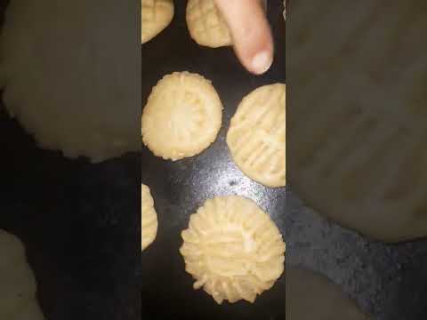 يا كحك العيد يا بسكويت يا شربتات في الكوبيات في بيت العيله بيت العز
