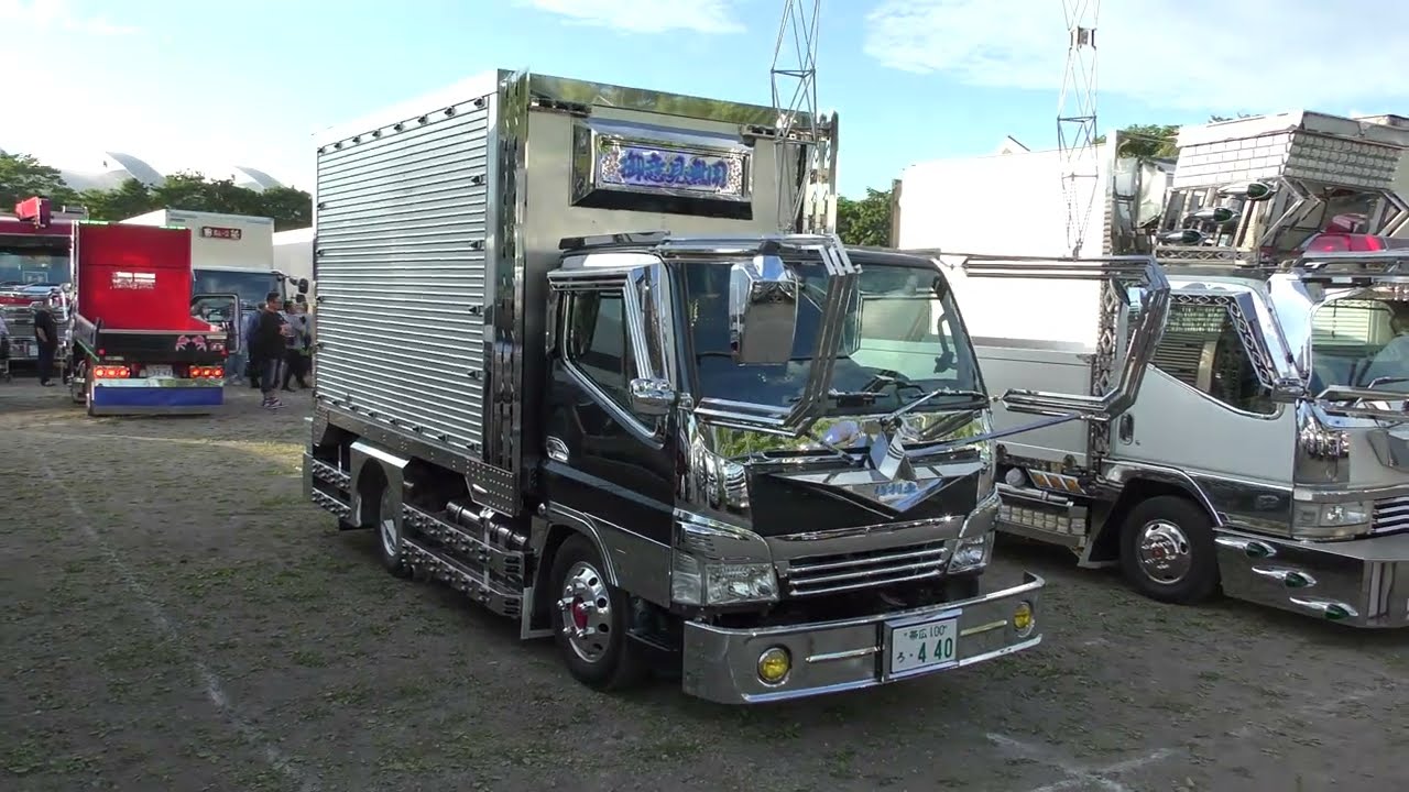 デコトラ 迫力のミラーステーにタワーアンテナがかっこいい マニワリ 