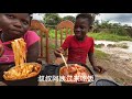 中国网友请非洲孩子吃小火锅，真是太有趣了