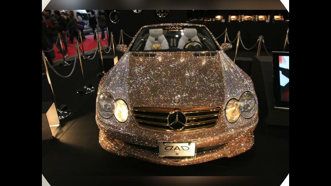 Блестящий авто. Мерседес 222 Сваровски золото. Золотой автомобиль. Автомобиль в стразах