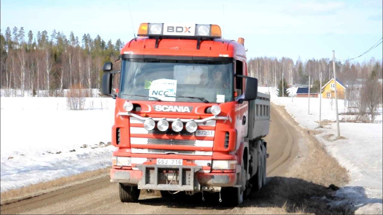 Scania R144G 460hk V8 - Hyvlar grusväg med Underbett