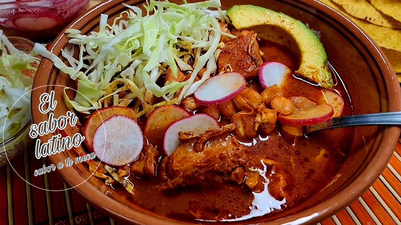 🔴 Como Hacer un Delicioso Pozole Rojo de Puerco 🐖| Salsita Pozolera Picosita | Riquisimo🌶🌶