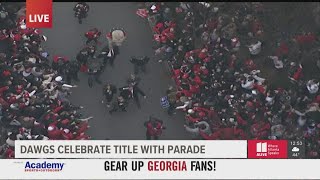 Kirby Smart pumps up Georgia football fans during national championship parade