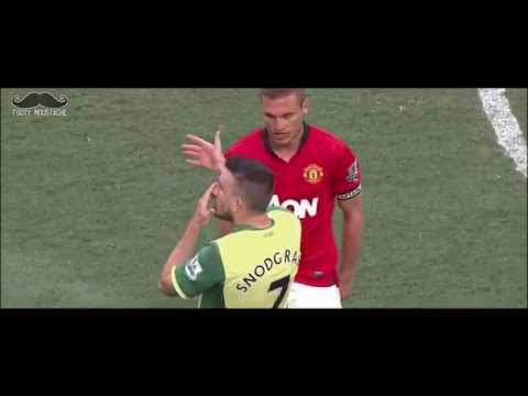 Nemanja Vidić headbutt