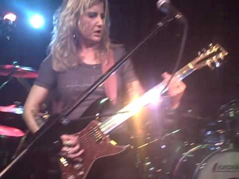 Kylesa (live) - Nature's Predators - 09-21-09