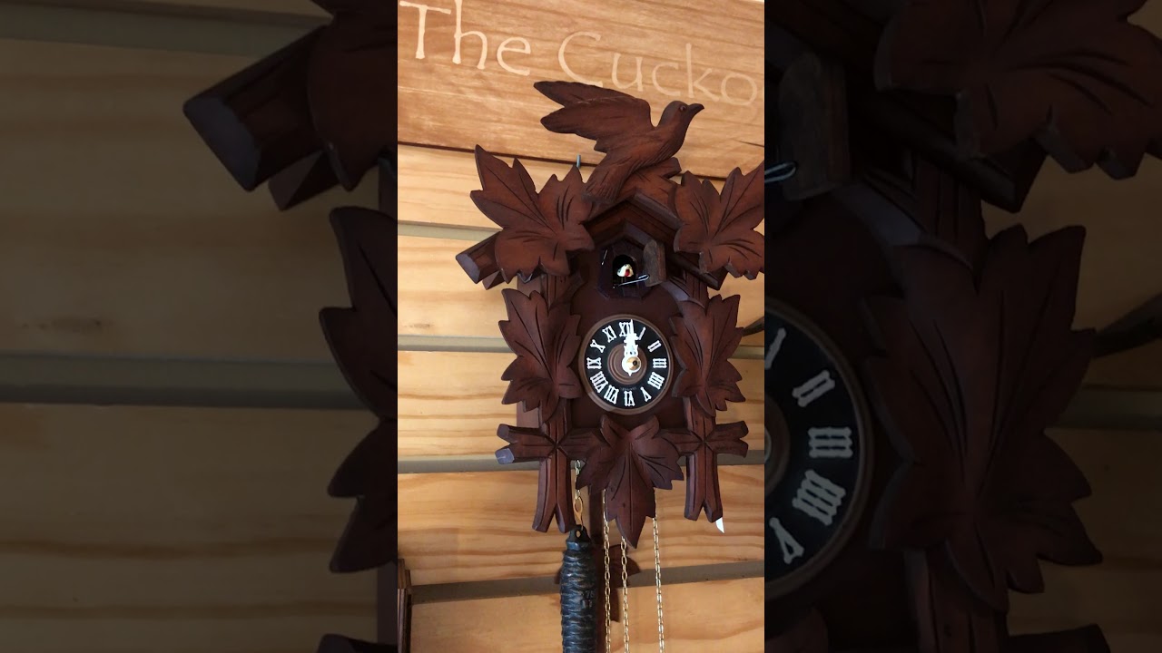 Hubert Herr carving cuckoo clock 1985TheCuckooHaus, Cuckoo Clock YouTube