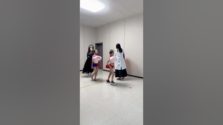 奶奶插队被妈妈教训…#小丑#天使#家庭