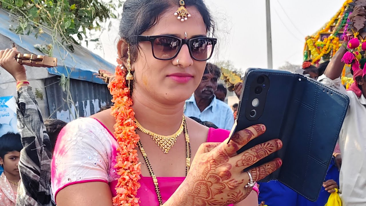 రఘుకుల తిలకా రారా  నిన్నెతే మొద్దులాడెదరా అంటున్నా డాన్సర్ సమీరా 8317600598 