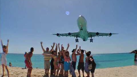 St Maarten Maho Beach Air France Airbus A340 LOW Approach