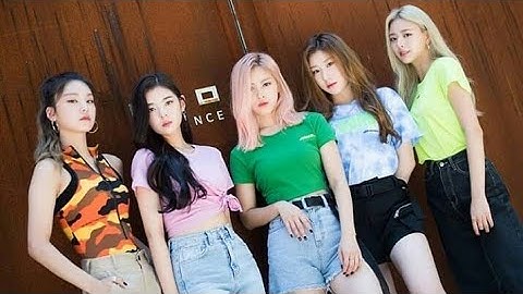 ITZY - ICY (OFFICIAL MUSIC VIDEO)