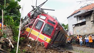 KRL ANJLOK DI BOGOR !! PERJALANAN TERAKHIR KRL Tokyu 8512 ex Kereta KRL Anjlok di Bogor