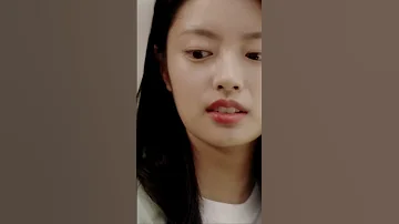 مراعى جدا يساعد المعلم تشانغ يون شو في تمشيط شعرها PerfectAndCasual 